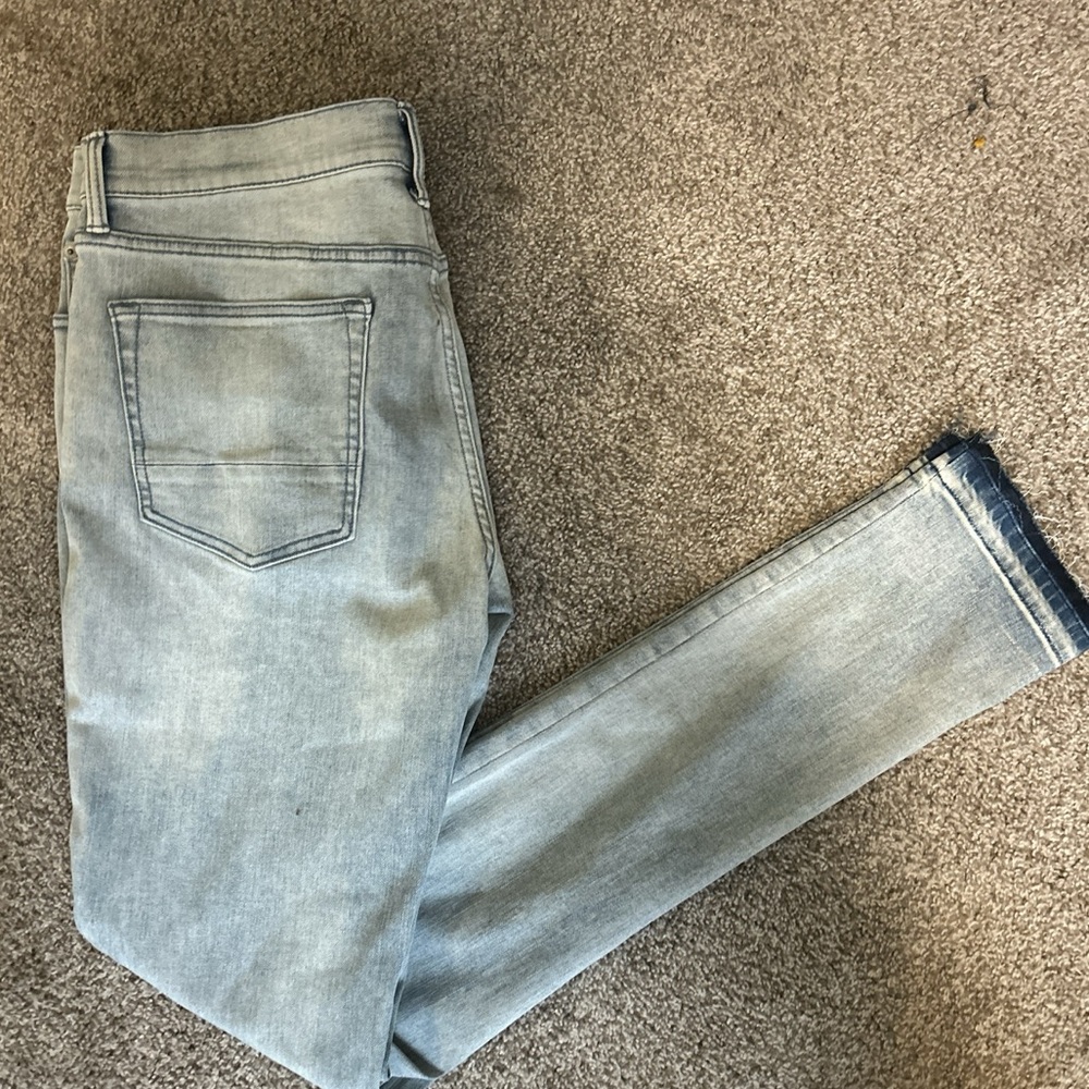 Denim stacked jeans with distressed